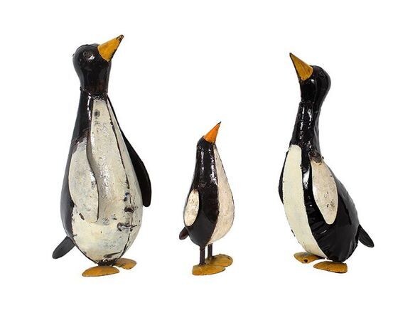Aah! Aren't they lovely?? A family of penguins could take up residence with you if you love them too. But, if you don't like them all. you can just have the Mummy, Daddy or Baby. 