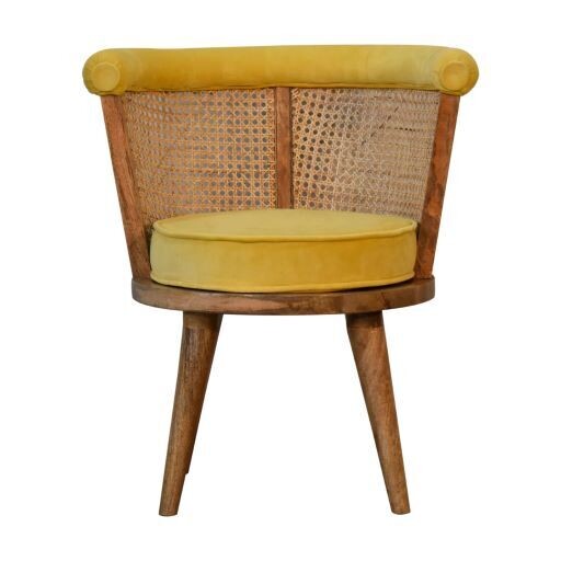 Bring Scandinavian style to your home with this 'en trend' rattan chair