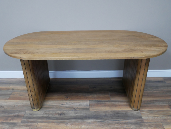 Look at the beautiful table top.