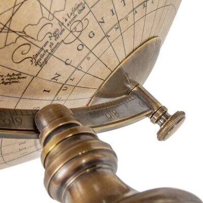 Lovely authentic colouring and brass spindle