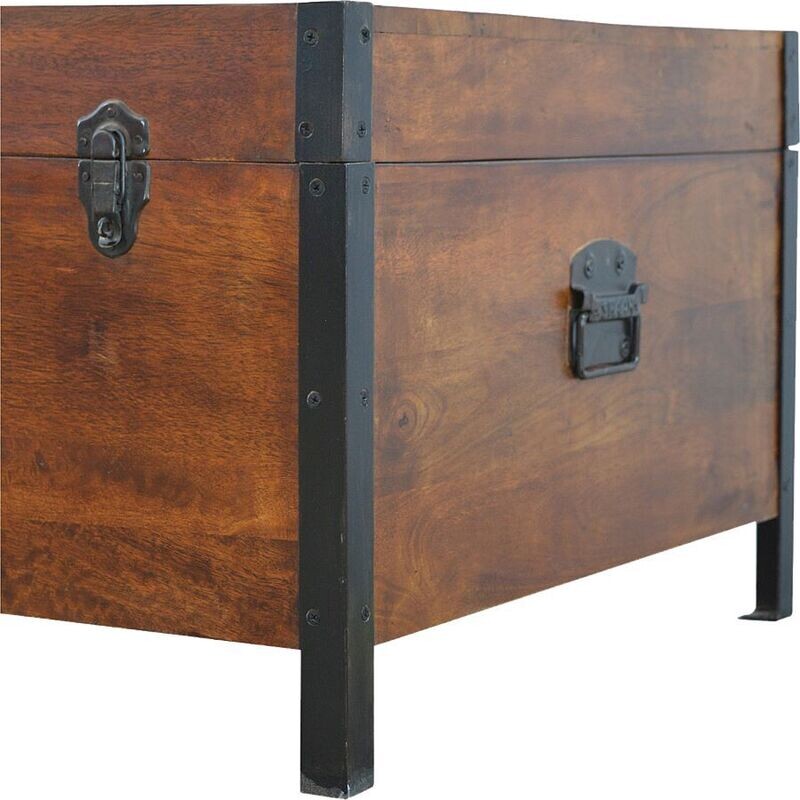 The Chatham Blanket Box