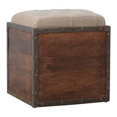 Solid Mango wood, finished in a warm chestnut and a big storage capacity 