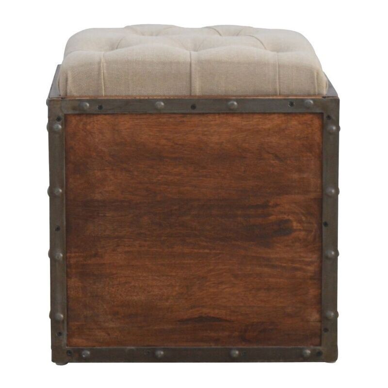 The Plymouth is a super strongly built storage box that's tough enough for just about anything. 