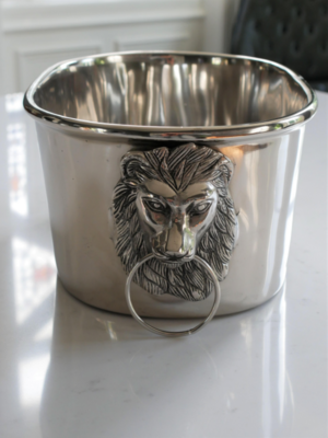 Made from aluminium, it will look good in any home.