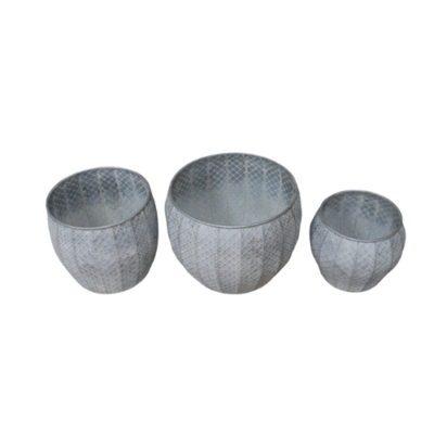 This is a set of three Mars planters with diameters of between 30 and 44 cm.