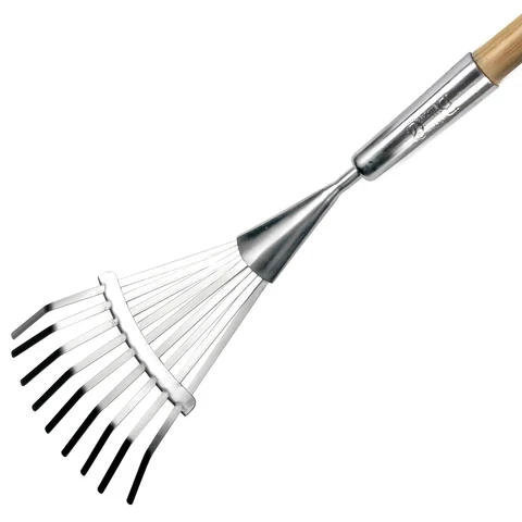 Long Wooden Handled Shrub Rake - Close up of flat tines