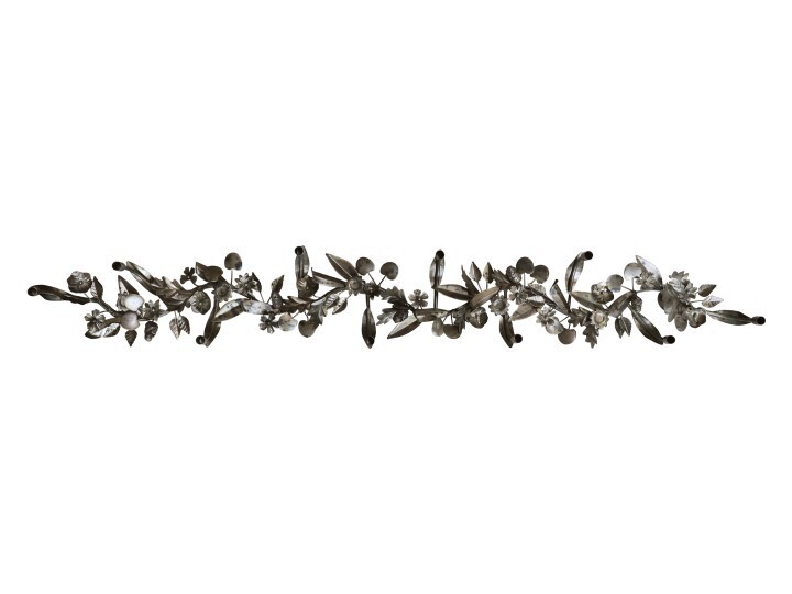 Candelabra Botanica  
Horizontal brass finish leaf design