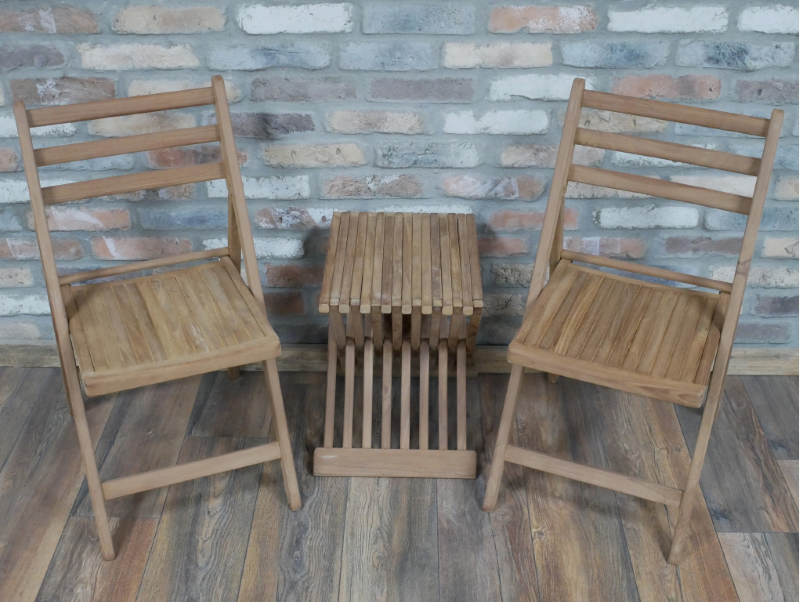 Jutland Table and Two Chairs