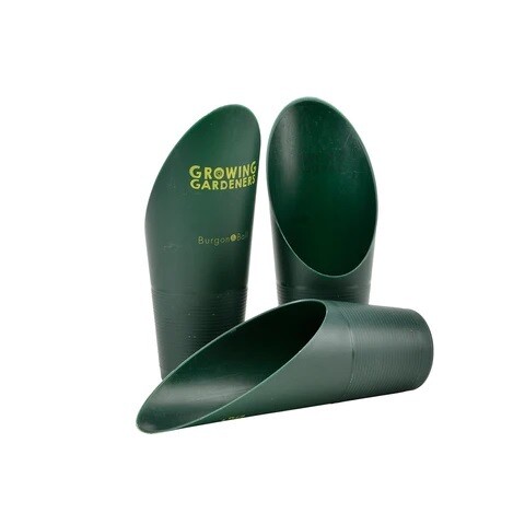Burgon & Ball Children's Soil Scoops - Set of 3 Set of Three Children's Garden Scoups. Dark Green Finish with Growing Gardener's Font at tips.