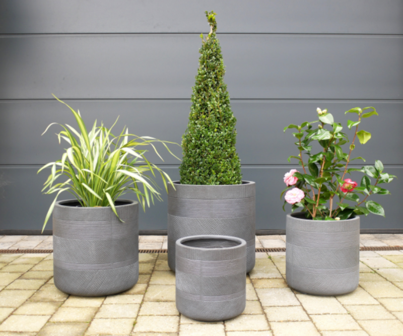 Each is of a pleasant design, and the selection of sizes is the most popularly used sizes around the home and garden