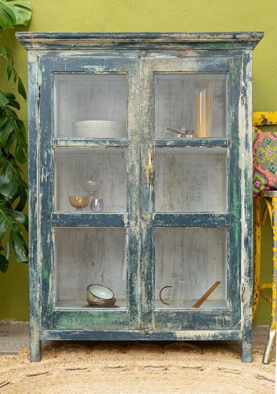 Six glass panels, three on each of the front doors.