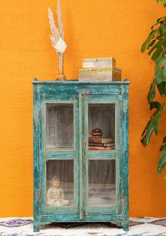 An impressive cabinet, especially showing off your favourite items