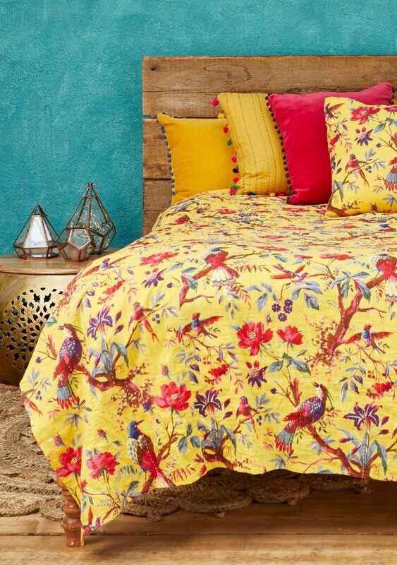 Reversible with a contrasting colourway on each side, as shown.