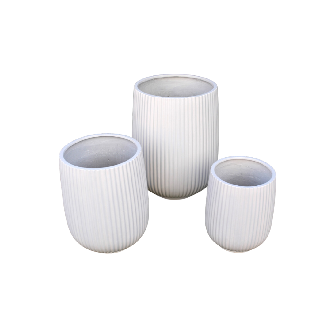 A stunning trio of Hull Garden Planters of varying sizes.