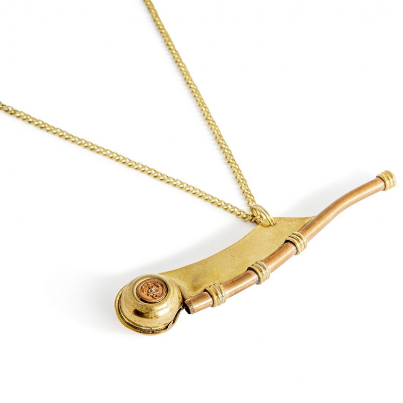 Classic shape, and with a single blow you'll get everybody's attention.