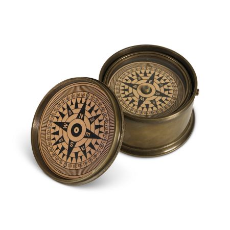 This gimballed drum compass is made of an attractive brass with a lovely compass design on the top of the cover which, when removed, exposes the delightful compass. 