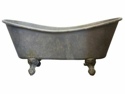 Iron Bath Tub with Lion Feet