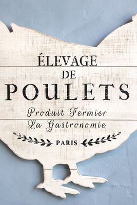 A close up showing the French text on this chicken shaped wonder.