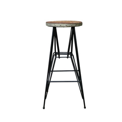 A good looking but practical bar stool/ breakfast bar stool, with a black metal frame and an interesting wooden seat top.
Height 72cm

