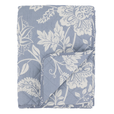 Chic Quilt in Sky Blue and White Large Floral Pattern