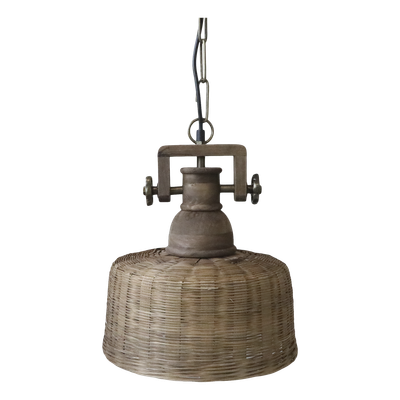 This Arlo rattan light has that air of subtle opulence that tells that you have taste.
It is ideal for just about any room in the house, and made from rattan, mango wood and iron.
Height 33 cm.