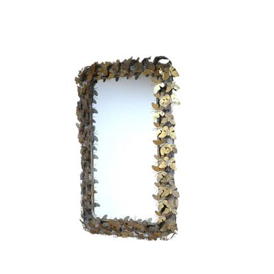 Beautiful rectangular mirror in lovely golden frame of butterflies with wings out.
Made of metal and very attractive.
Height 115 cm and width of 80 cm.