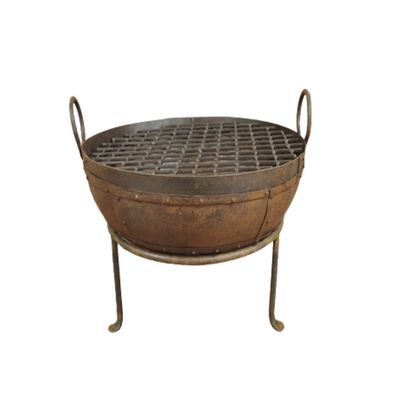 No messing about here- this is an iron fire pit with a two-foot diameter bowl. It's sturdy and solid, just as you'd expect.