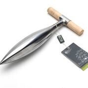 Planting seeds, seedlings or bulbs? This dibber will be your best friend.