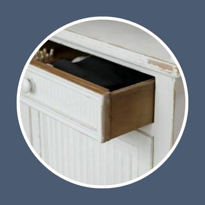 Chest of Drawers & Cabinets