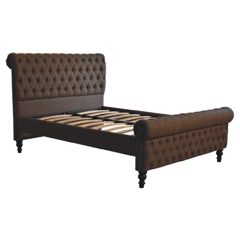 Stirling Tweed Double Bed.
Large headboard with deep button design and rolled top.
Footboard with deep button design and rolled top.