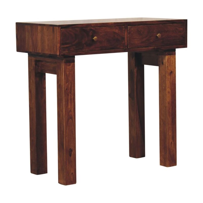 Made of Sheesham wood and finished in a caramel chestnut, this oozes quality
