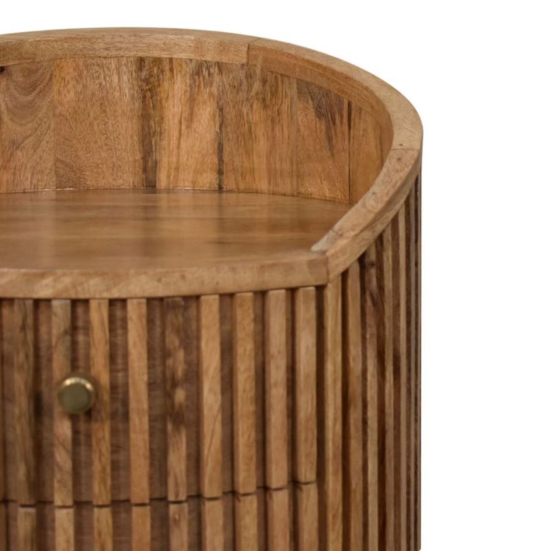 A real eye catching cabinet in our Stockholm range with a useful top shelf which can be used for display. 