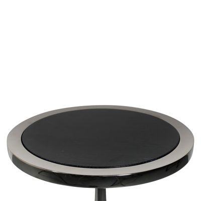The black tabletop is pure class.