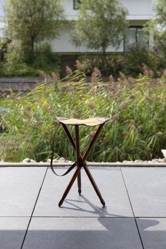 Tripod Stool
Finish: Honey and Brown
Leather Strap Finish
Lifestyle setting