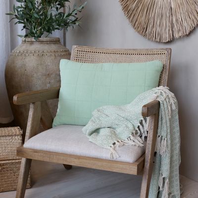 Chic Rectangular Cushion - Verte
Draped on the Comfy Cushion