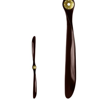 Propeller Sopwith Paragon The Sopwith aeroplanes were one of the most famous aircraft of their time, and one of these fine replica propellers will nicely adorn your wall. The length is four feet, so it won't be missed.