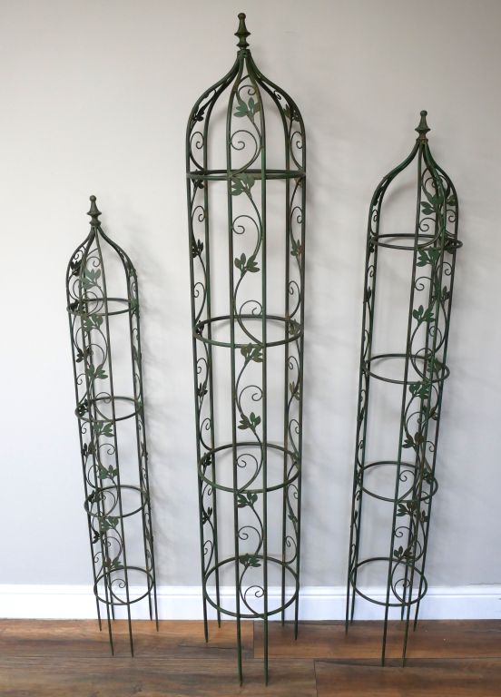 Set Of 3 Large Oblisks - vary in height. Ivy Pattern