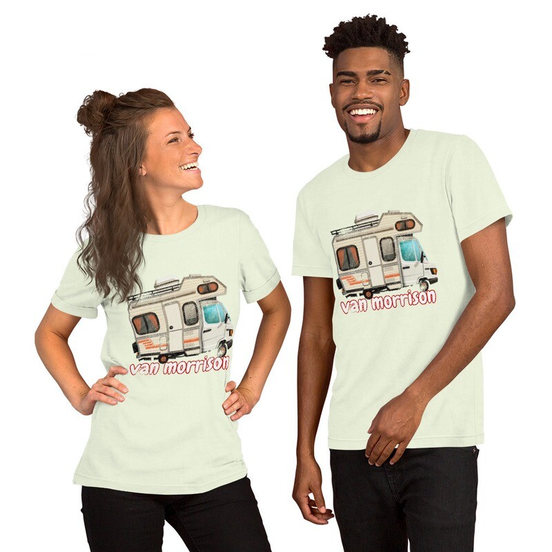 • Un van appelé Morrison – Voyage et aventure – La vie en camionnette•
Tee-shirt unisexe.
►La maison est là où vous la garez◄