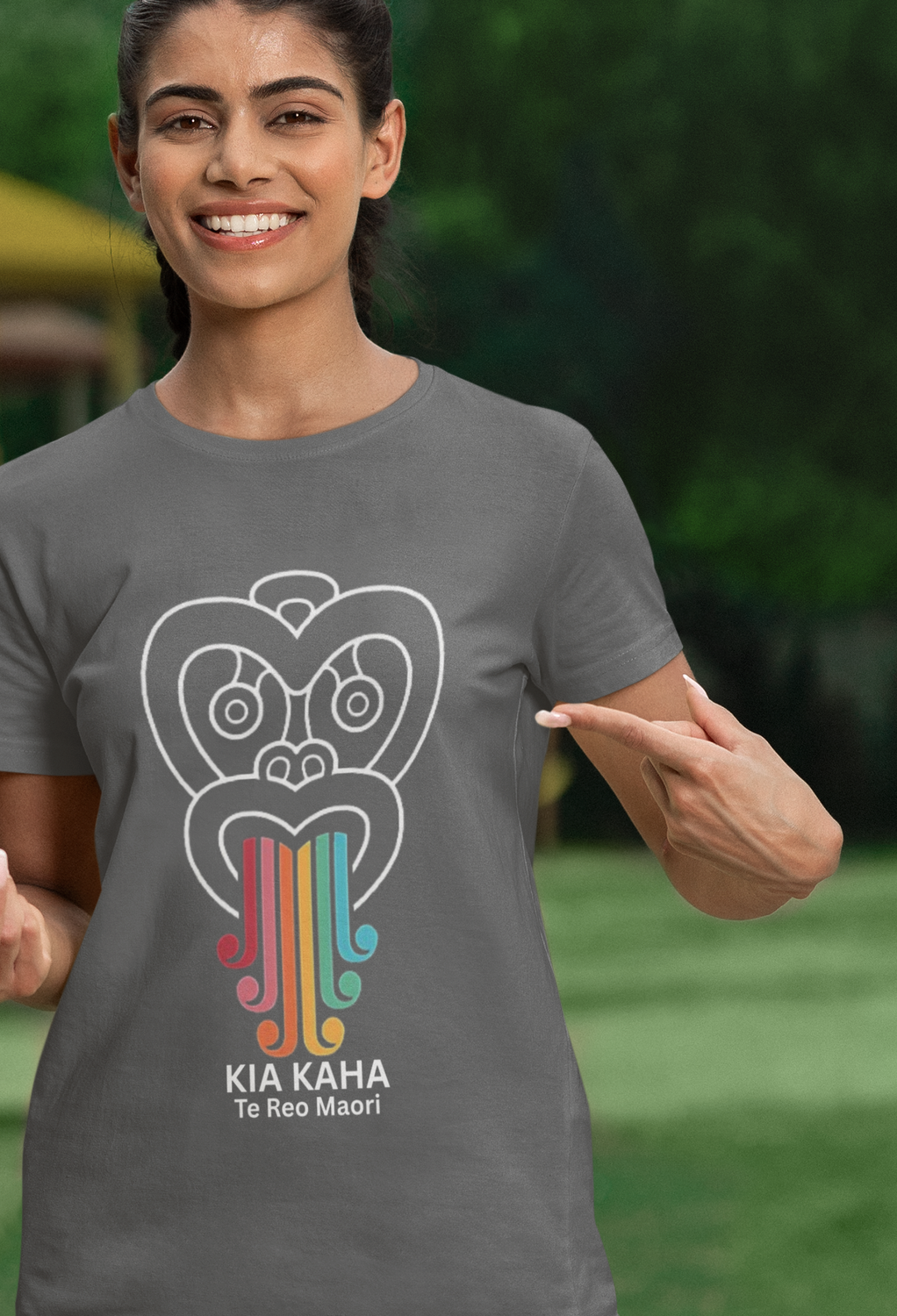 KIA KAHA. Te Reo Maorí. La lengua maorí, bienvenido. Manténgase fuerte, maorí, Aotearoa, Nueva Zelanda. Mi país. Mi Pueblo.  Camiseta unisex. ENVÍO GRATIS.