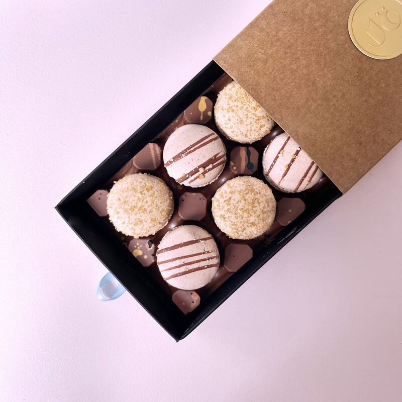 6 Makrönchen auf Sahne Nougat Schokolade