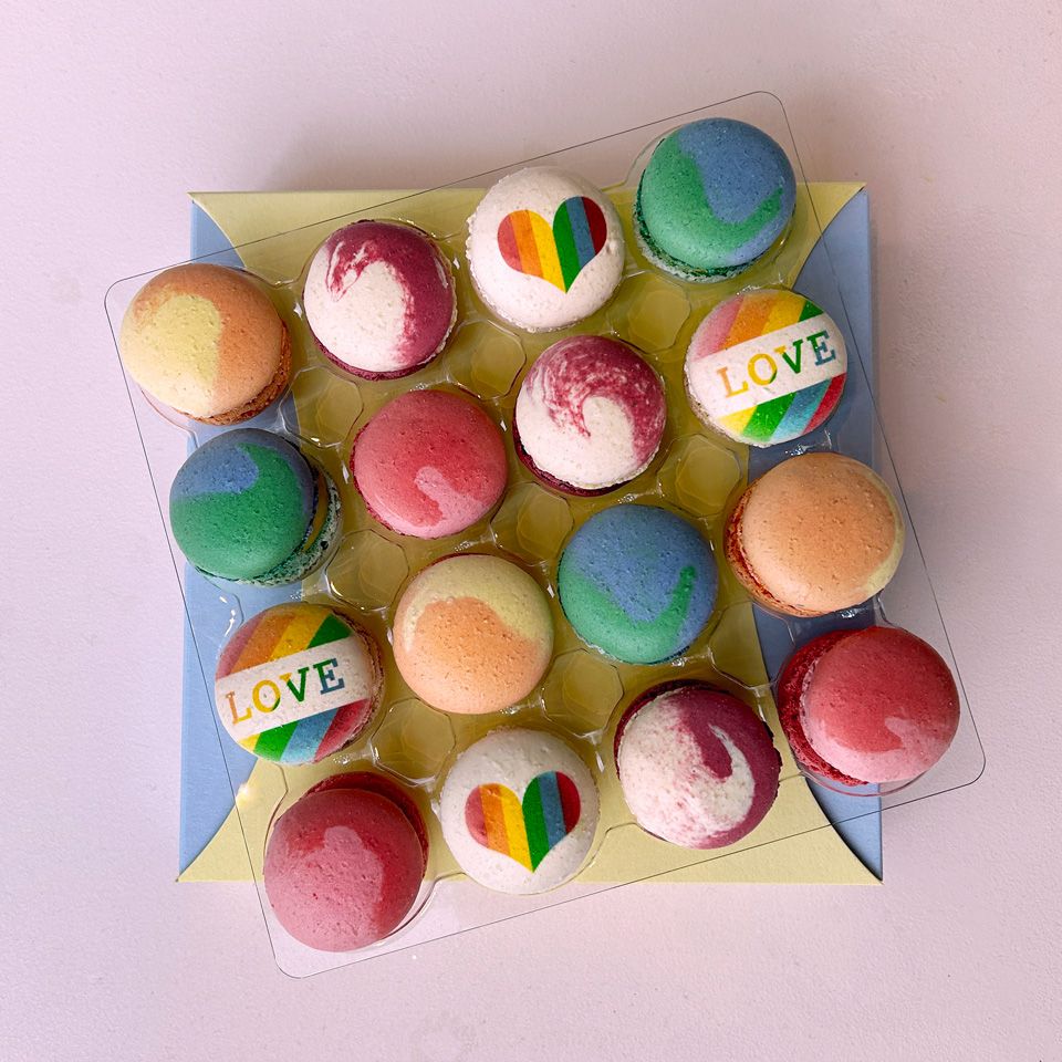 ​16 Pride Makrönchen
