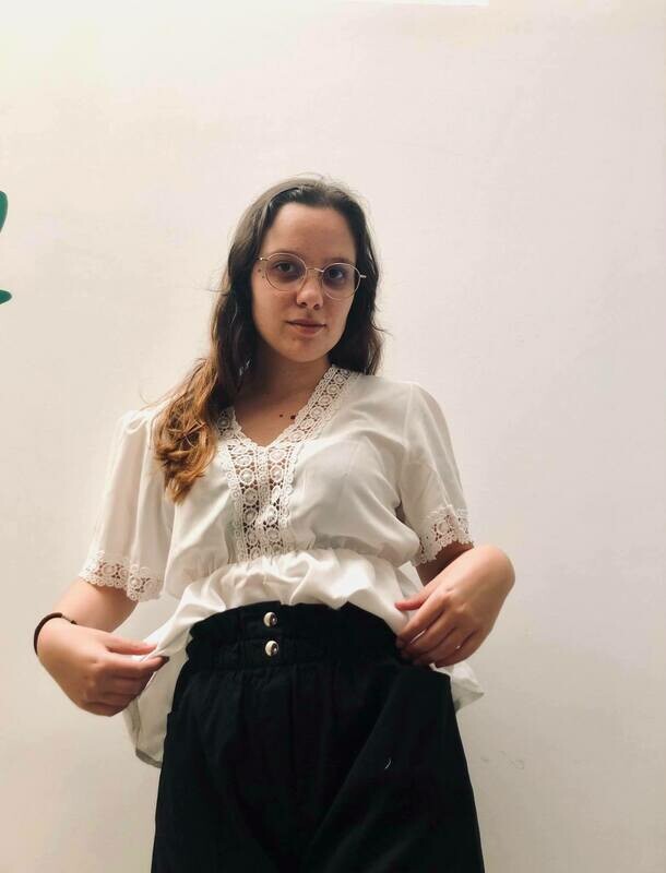 Camisola com decote em renda