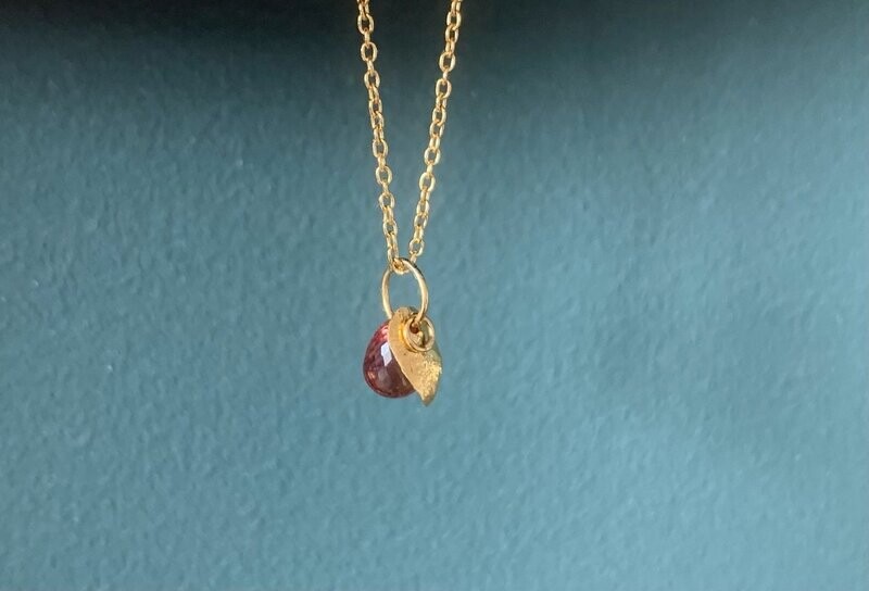 Pink drop collier