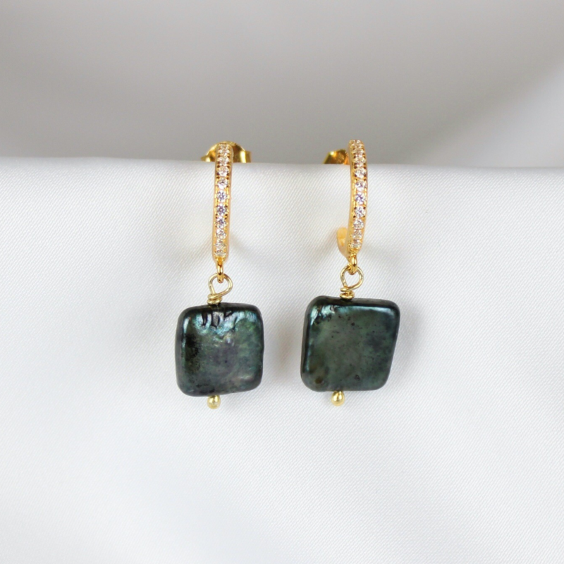 Grønne ferskvandsperle-øreringe m. rhinsten