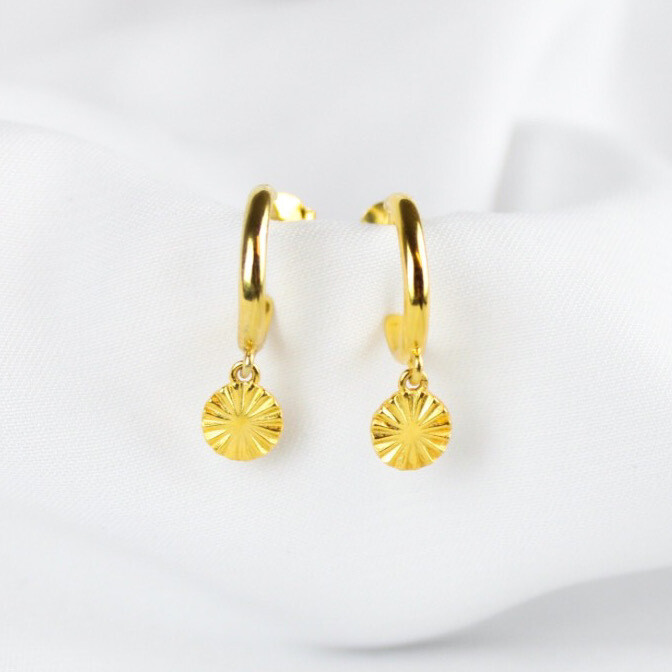 Creoler m. forgyldte vedhæng