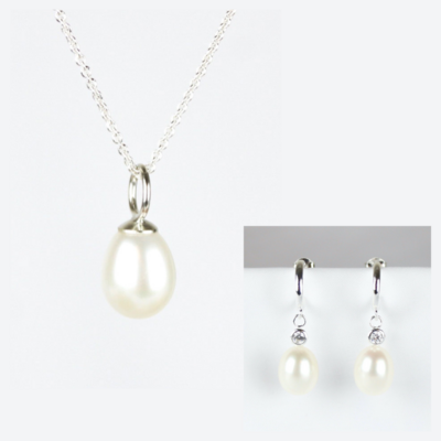 Smykkesæt - Sølv med hvide ferskvandsperler &amp; rhinsten