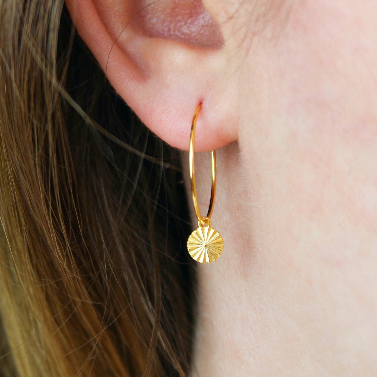 Hoops m. forgyldt vedhæng