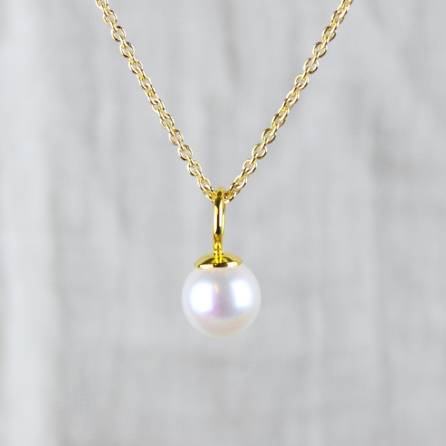 Hvid ferskvandsperle halskæde (forgyldt)