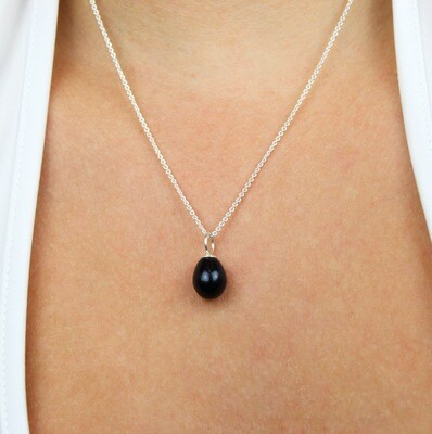 Sort ferskvandsperle halskæde