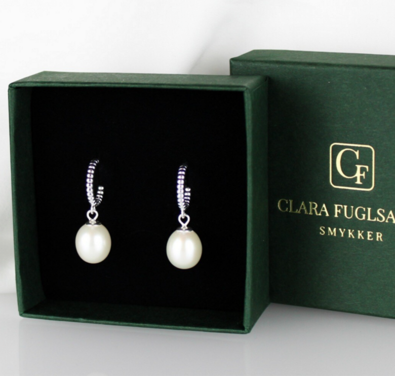 Hvide ferskvandsperle øreringe m. kugle creoler